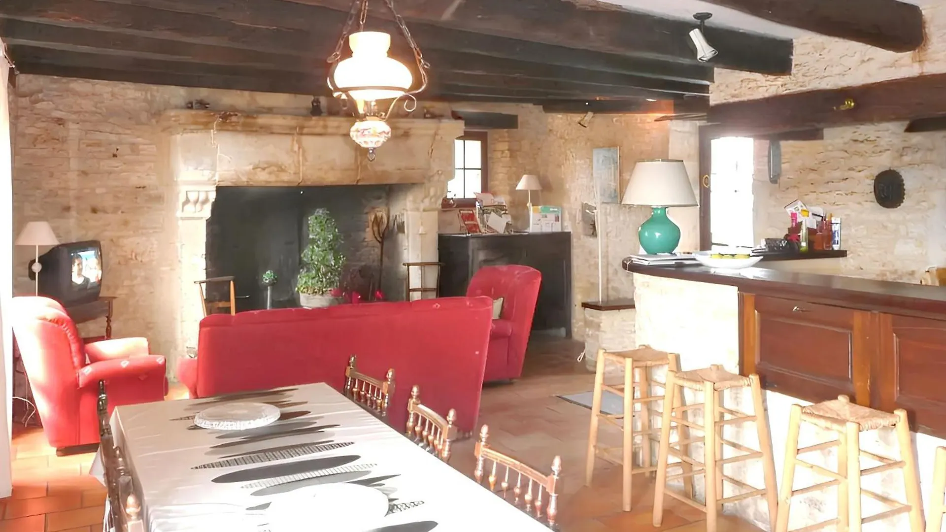 Maison Charmante A Lavercantiere Avec Piscine Partagee