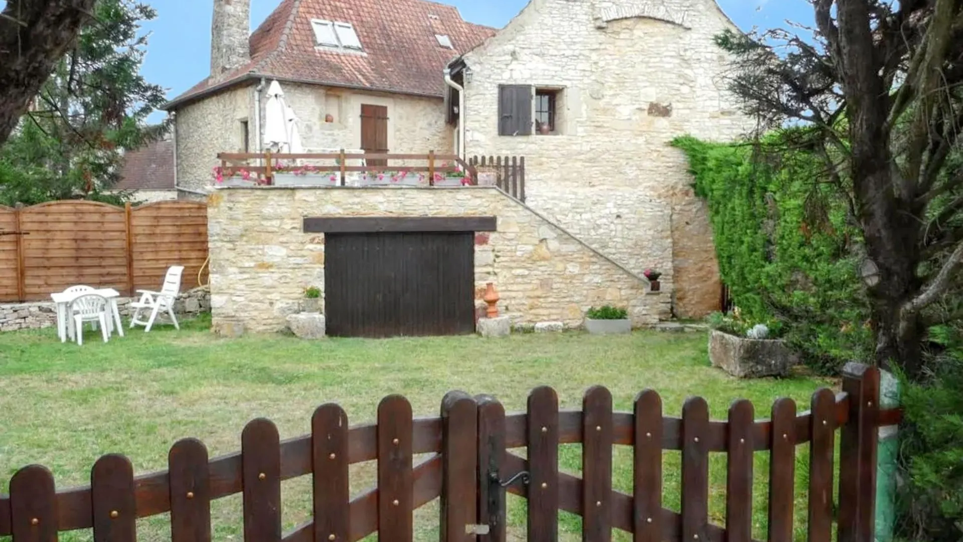 Maison Charmante A Lavercantiere Avec Piscine Partagee