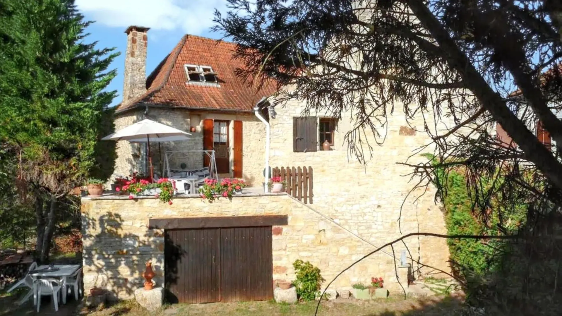 Holiday home Maison Charmante A Lavercantiere Avec Piscine Partagee